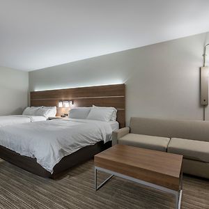 Suite Two Queen Beds Sofa Bed